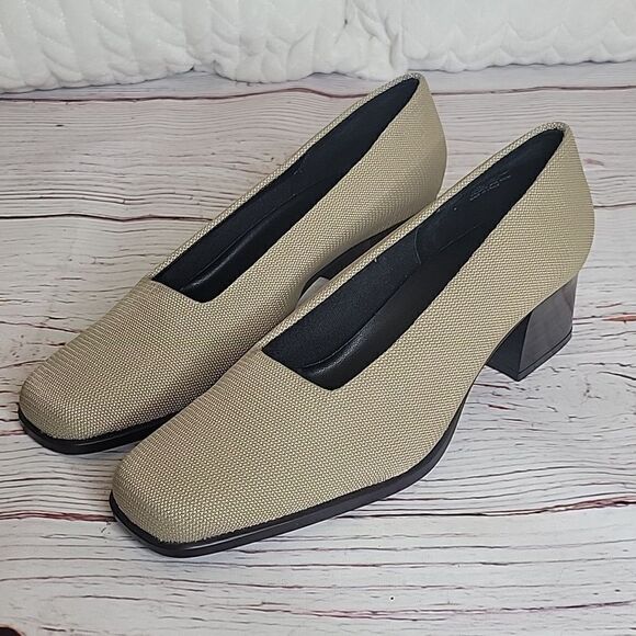 AEROSOLES Tan Knit Square Toed Pumps Size 9 NWOT - Picture 1 of 8